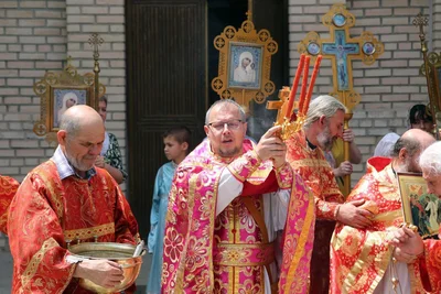 Настоятель собора сослужил митрополиту Викентию на престольном празднике Никольского храма