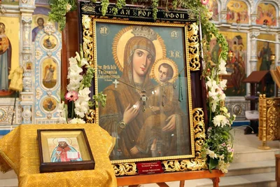Настоятель и диакон собора сослужили митрополиту Викентию в день Ташкентской епархии