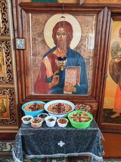 В Свято-Алексиевском соборе освятили коливо в память великомученика Феодора Тирона