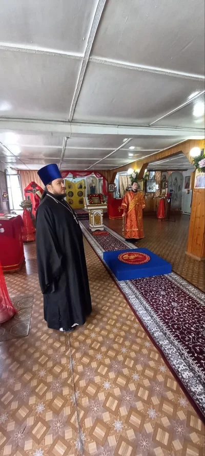 Настоятель Свято-Алексиевского собора удостоен права ношения наперсного креста