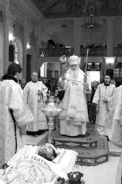 Мощи святителя Николая Чудотворца принесены в Свято-Успенский собор Ташкента