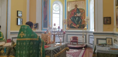 В Неделю Всех Святых провозглашено многолетие Патриарху Кириллу и митрополиту Викентию