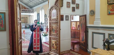 Благодатный огонь прибыл в Свято-Алексиевский собор