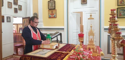 Благодатный огонь прибыл в Свято-Алексиевский собор