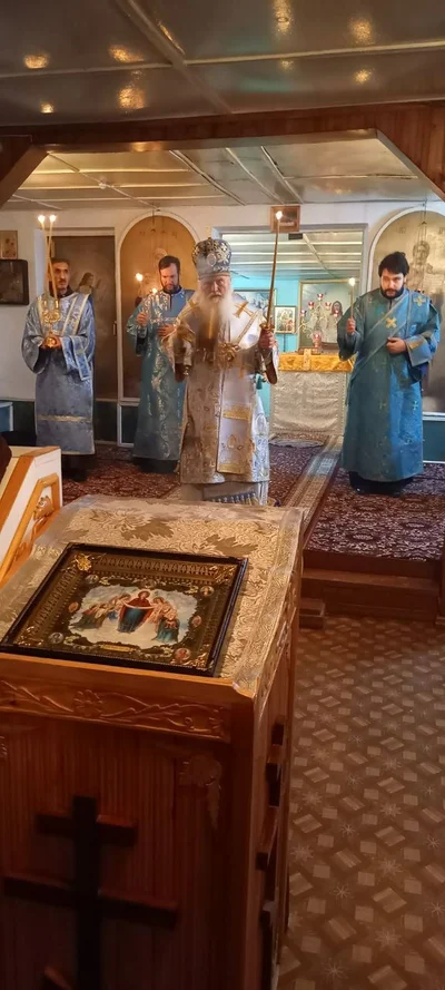 Митрополит Викентий совершил вечернее богослужение в храме Покрова Пресвятой Богородицы города Карши