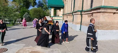 Крестный ход с Плащаницей накануне Великой субботы