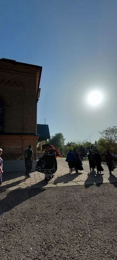 Крестный ход с Плащаницей накануне Великой субботы