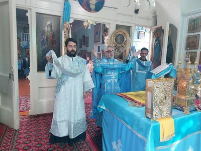 Престольный праздник Покровского храма и принесение ковчега с мощами одиннадцати святых в собор