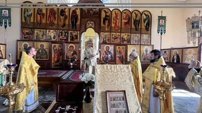Митрополит Роменский и Бурынский Иосиф возглавил Литургию в Свято-Алексиевском соборе