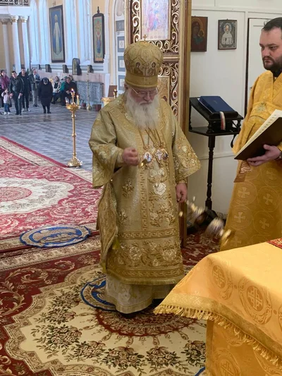 Митрополит Викентий возглавил Литургию в Свято-Алексиевском соборе в день памяти блаженной Ксении Петербургской