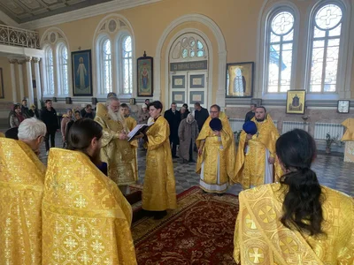 Митрополит Викентий возглавил Литургию в Свято-Алексиевском соборе в день памяти блаженной Ксении Петербургской
