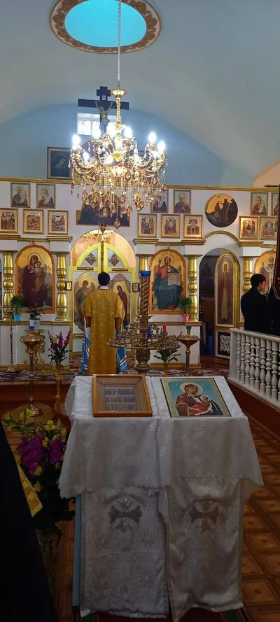 Митрополит Викентий совершил чин великого освящения храма святителя Николая в Джизаке