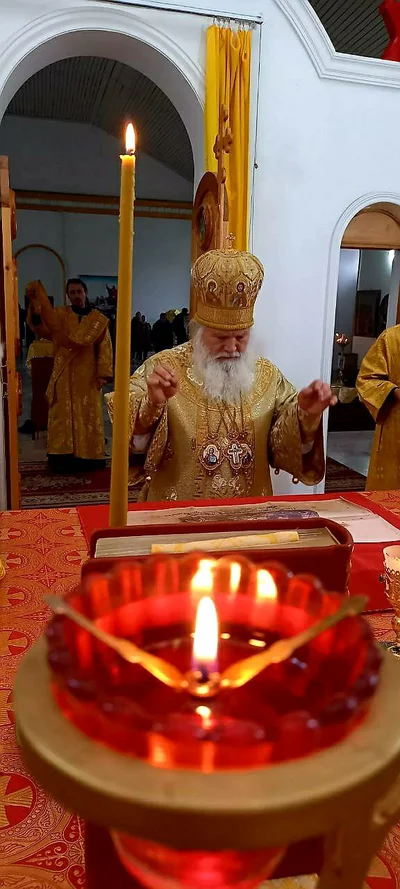 Митрополит Викентий начал посещение южных приходов страны с Литургии в храме Александра Невского Термеза