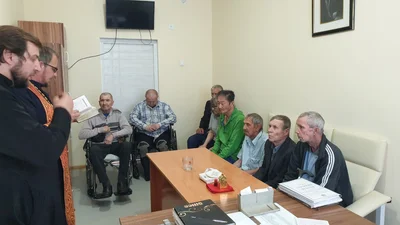 В День Победы приход посетил постояльцев дома престарелых «Саховат»
