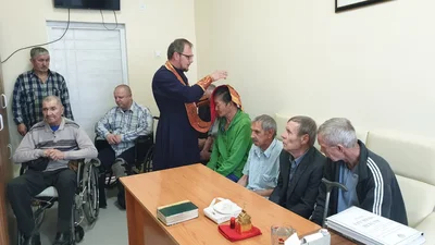 В День Победы приход посетил постояльцев дома престарелых «Саховат»