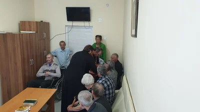 В День Победы приход посетил постояльцев дома престарелых «Саховат»