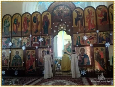 Праздничная Рождественская литургия в Свято-Алексиевском соборе собрала множество прихожан