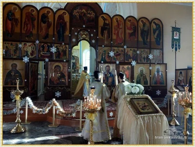 Праздничная Рождественская литургия в Свято-Алексиевском соборе собрала множество прихожан