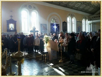 Праздничная Рождественская литургия в Свято-Алексиевском соборе собрала множество прихожан