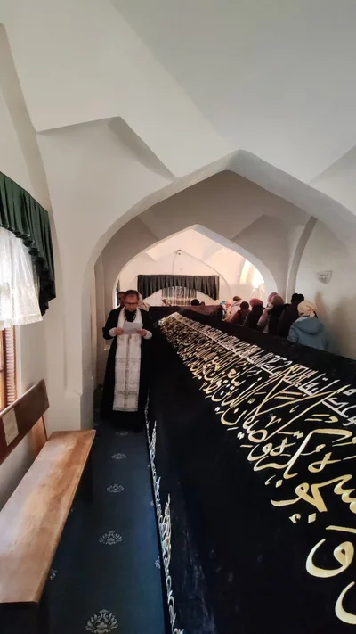 Молебное пение пророку Даниилу в самаркандском мавзолее