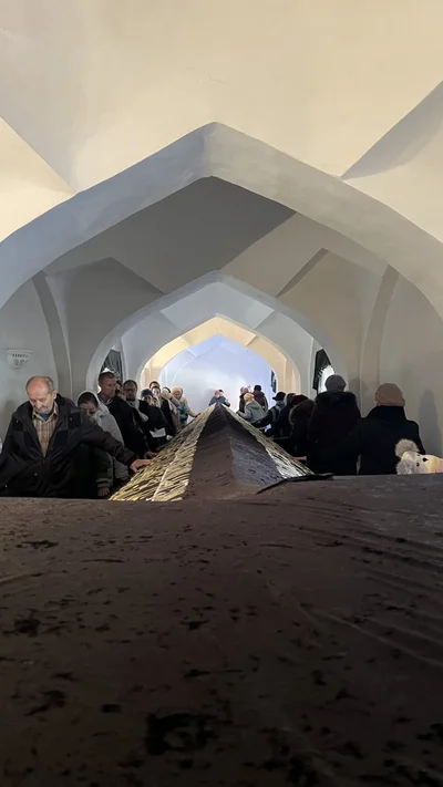 Молебное пение пророку Даниилу в самаркандском мавзолее