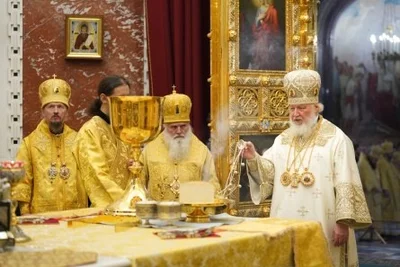 Митрополит Викентий сослужил Патриарху Кириллу накануне Рождественских чтений