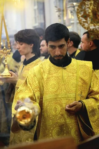 Архиерейские богослужения в Ташкенте: настоятель собора и диакон Михаил сослужили митрополиту Викентию