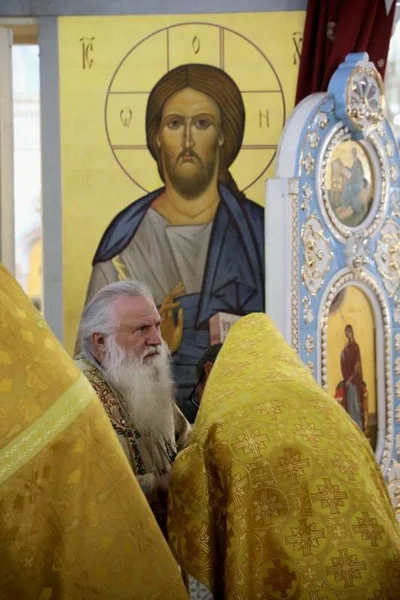Архиерейские богослужения в Ташкенте: настоятель собора и диакон Михаил сослужили митрополиту Викентию