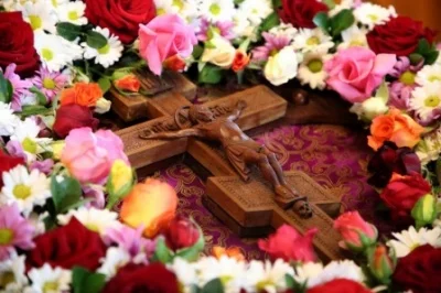 Блаженны все, кто почитает Крест Господень