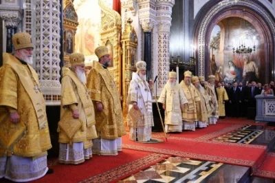 В день рождения Святейшего Патриарха Кирилла митрополит Викентий сослужил Божественную литургию в Храме Христа Спасителя