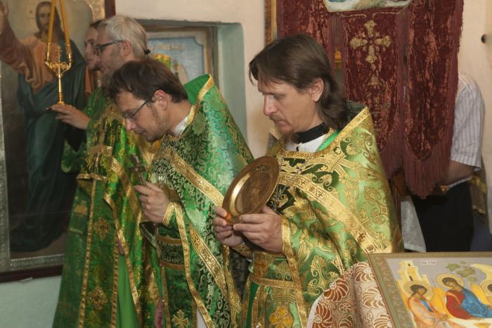 Богослужение архиерейским чином в Денау