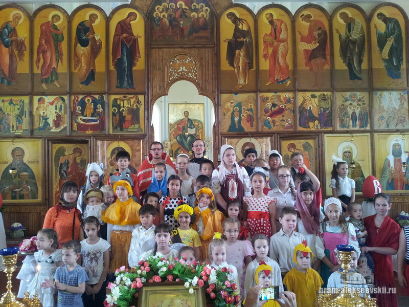 Праздничная литургия в честь святых жён-мироносиц