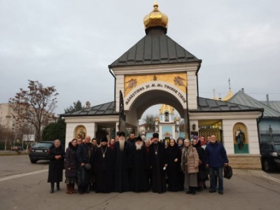Митрополит Викентий посещает Православную Церковь Молдовы