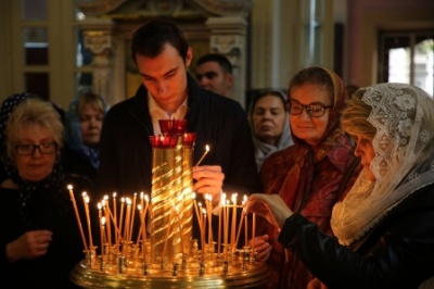 Сотни православных пришли в собор почтить память своих усопших сродников