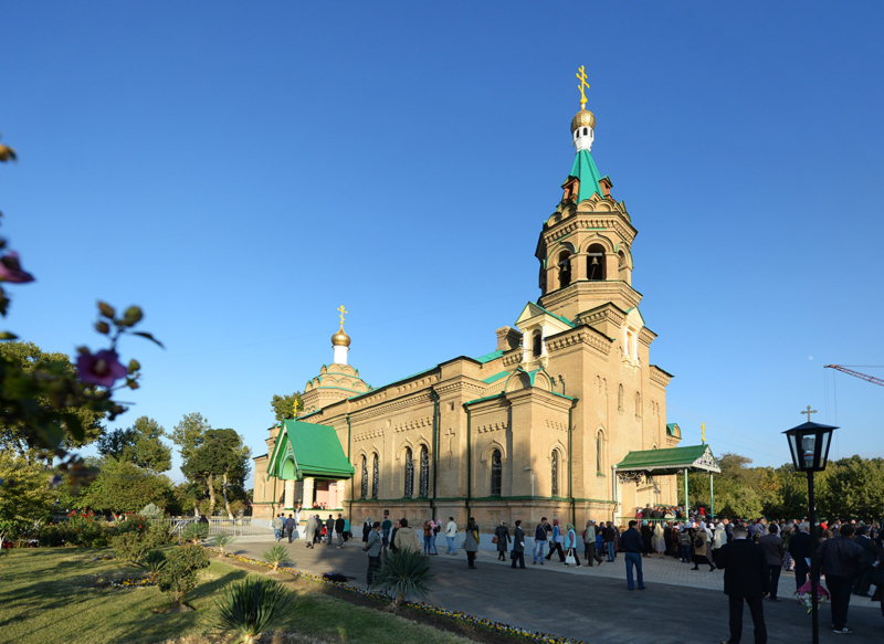 Патриарх Кирилл проводит утреню Всенощного бдения в Алексиевском соборе Самарканда. 30 сентября 2017 г.