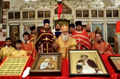 Митрополит Викентий наградил иерея Тимофея Сироджева правом ношения камилавки
