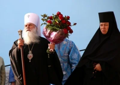 Благоговейное и глубокое понимание смысла почитания икон приносит человеку радость и Божие благословение