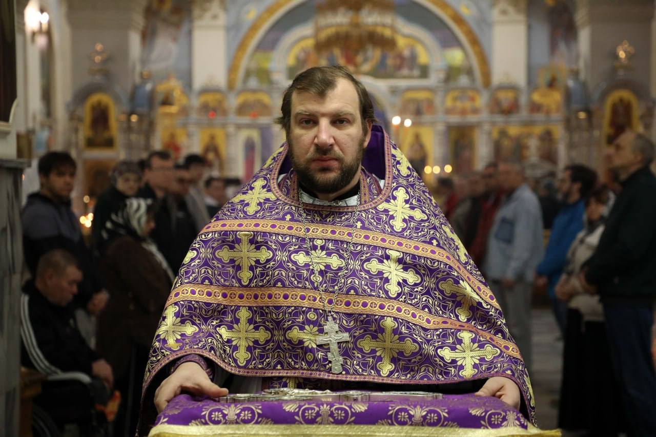 Путь ко Христу: воспитанник Свято-Алексиевского собора рукоположен во священника