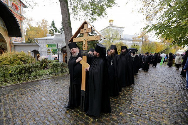 Отпевание и погребение старца архимандрита Наума (Байбородина) в Троице-Сергиевой лавре