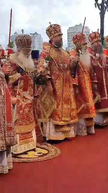 Митрополит Викентий возглавил всенощное бдение в честь Царственных страстотерпцев в Екатеринбурге