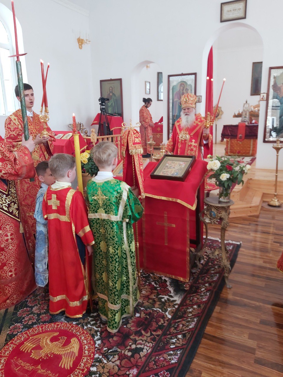 Владыка Викентий возглавил богослужение в храме Покрова Пресвятой Богородицы в Денау
