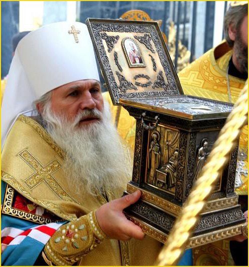 Мощи святителя Николая Чудотворца на один день посетили Свято-Алексиевский собор
