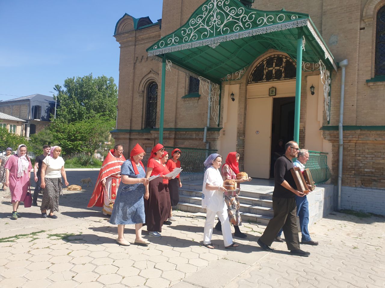 Раздробление артоса в субботу Светлой седмицы