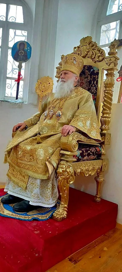 Митрополит Викентий начал посещение южных приходов страны с Литургии в храме Александра Невского Термеза