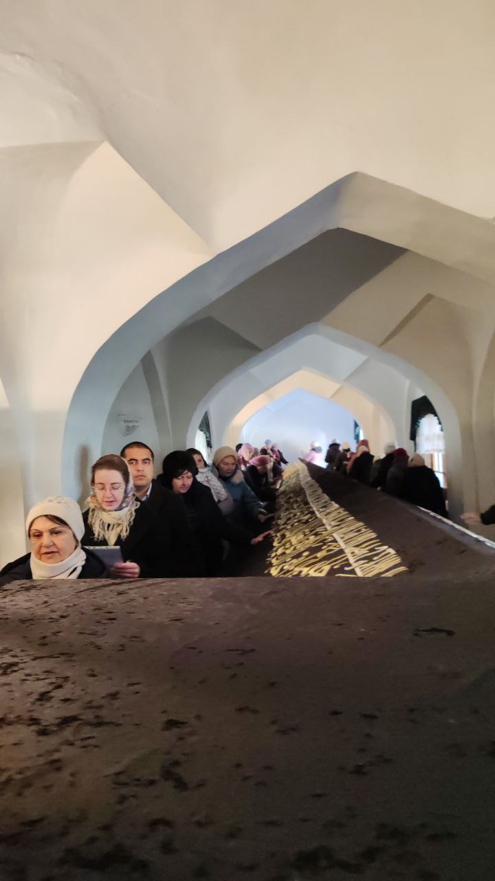 Молебное пение пророку Даниилу в самаркандском мавзолее