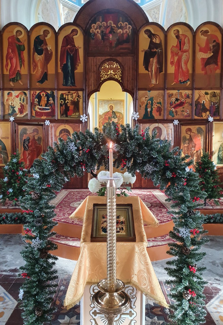 Вифлеемская звезда: праздничная традиция Рождественского богослужения