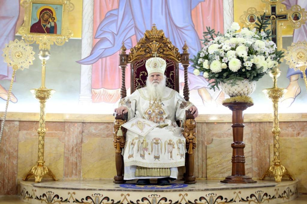 Настоятель собора поздравил митрополита Викентия с Рождеством Христовым в Успенском соборе Ташкента