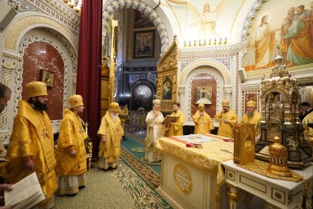 Митрополит Викентий сослужил Патриарху Кириллу накануне Рождественских чтений