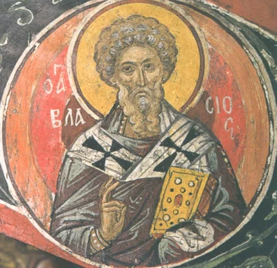Житийная икона с частично читаемой надписью «СВТ ВЛАСІЙ ЕПКПЪ СЕВАСТІИ» — свт. Власий изображён на престоле в окружении стад домашнего скота (быки, козы, овцы, свиньи), что напрямую иллюстрирует его почитание как покровителя животных